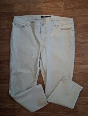 LAUREN RALPH LAUREN Premier Straight Cropped Jean. Womens. Size 18W.  White.